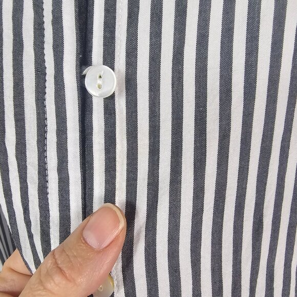 J. Jill Gray White Striped Button Up Tunic Sz 3X Lightweight Vneck Relaxed Fit - Picture 8 of 13